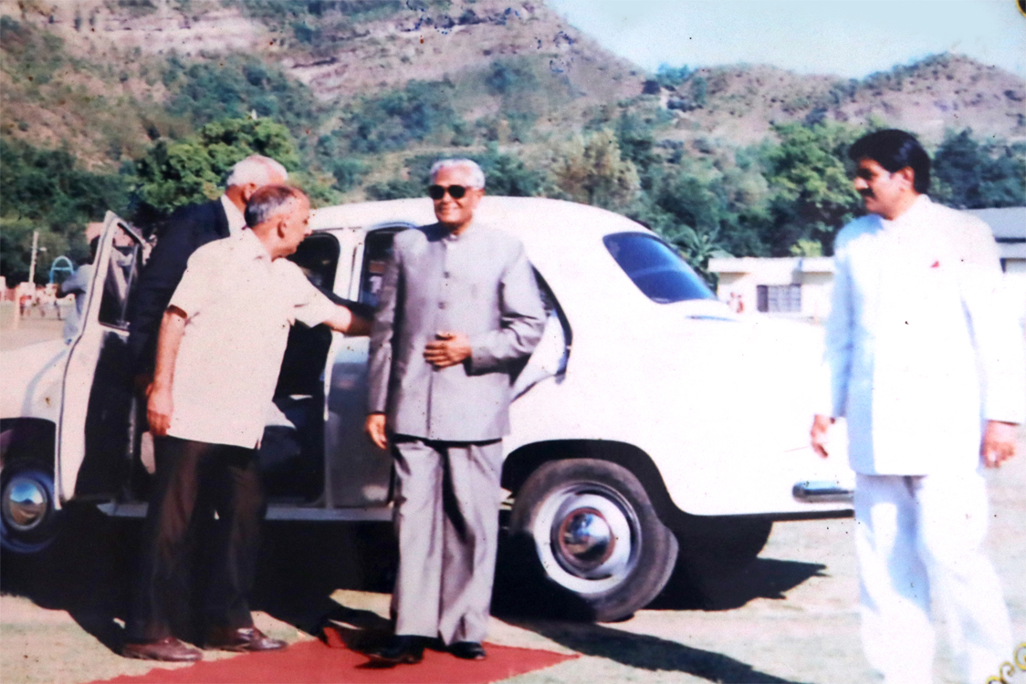 President R. Venkataraman visited SS Sujanpur Tira on 14 May 1989